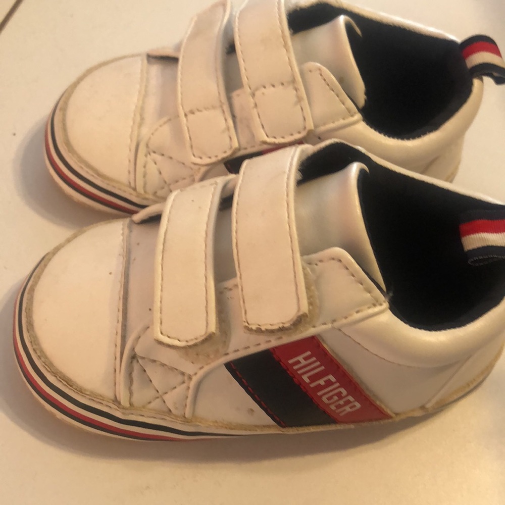 Baby Tommy Hilfiger size 4 hook & loop